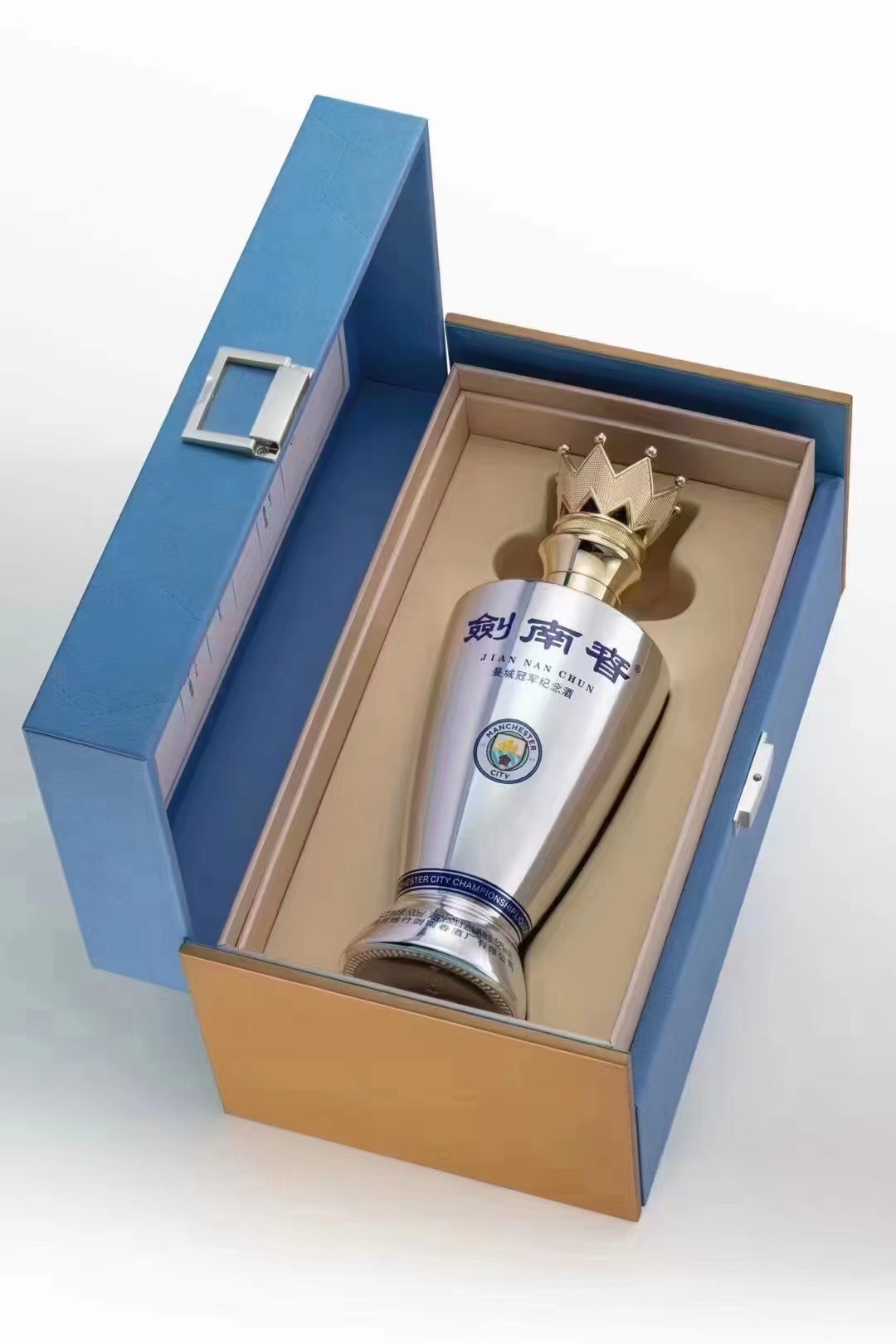 剑南春曼城冠军纪念酒